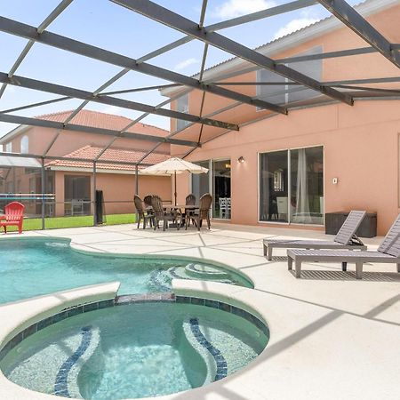 Large Spacious Home W Private Pool & Hot Tub Davenport Ngoại thất bức ảnh
