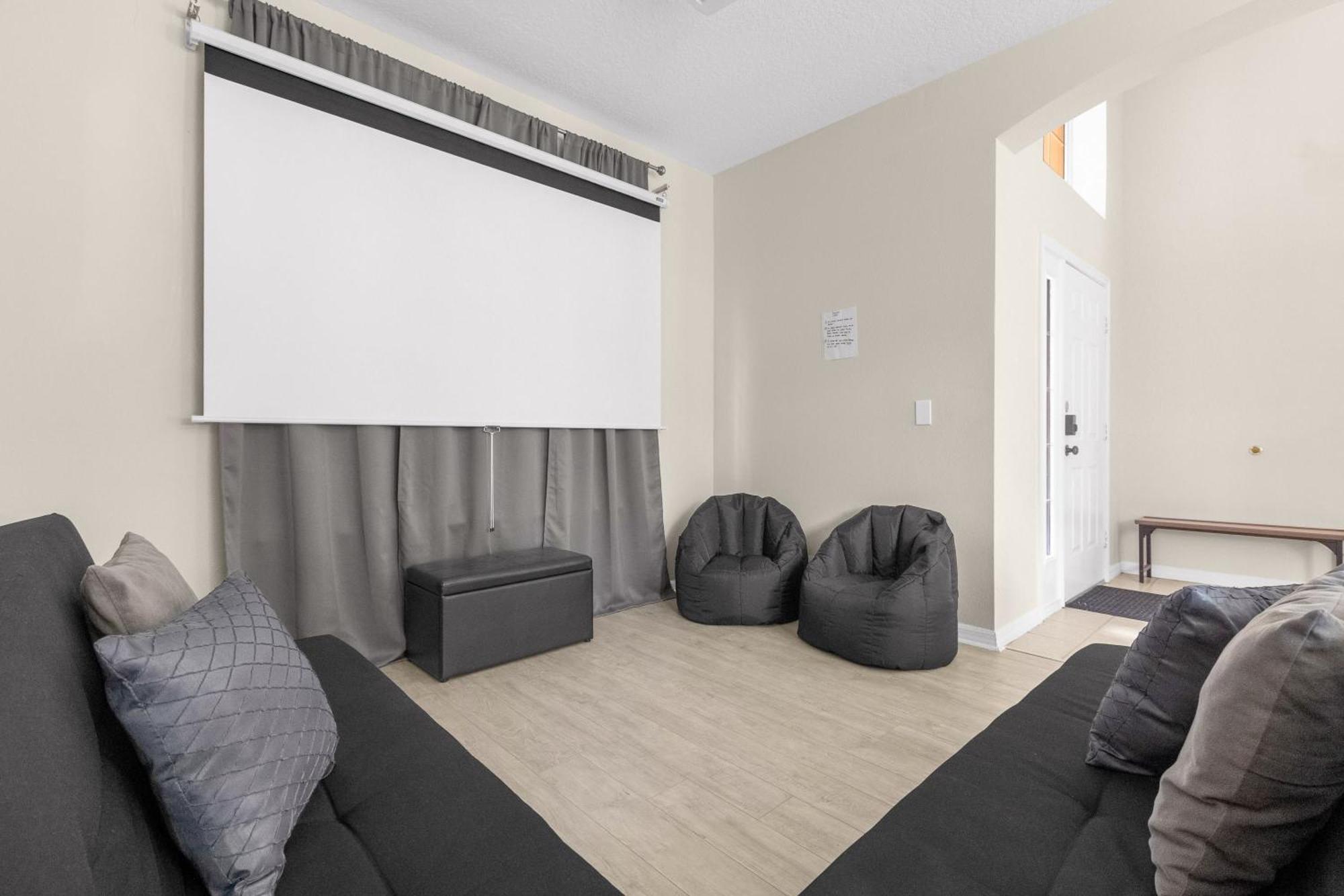 Large Spacious Home W Private Pool & Hot Tub Davenport Ngoại thất bức ảnh